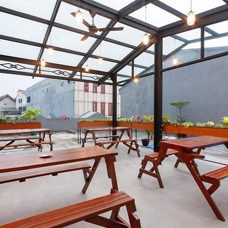 Sans Hotel Suryakencana Bogor Exterior photo
