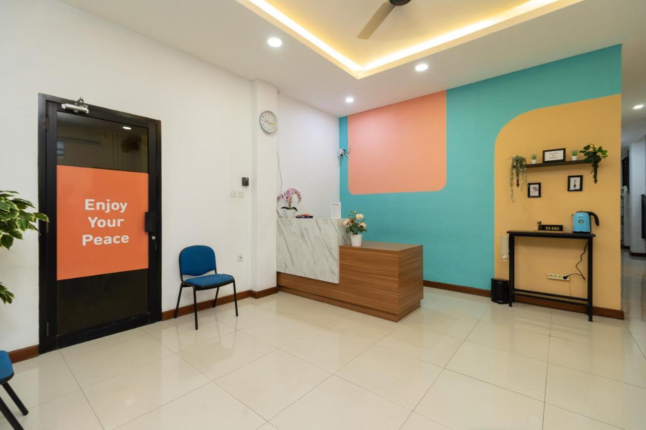 Sans Hotel Suryakencana Bogor Exterior photo
