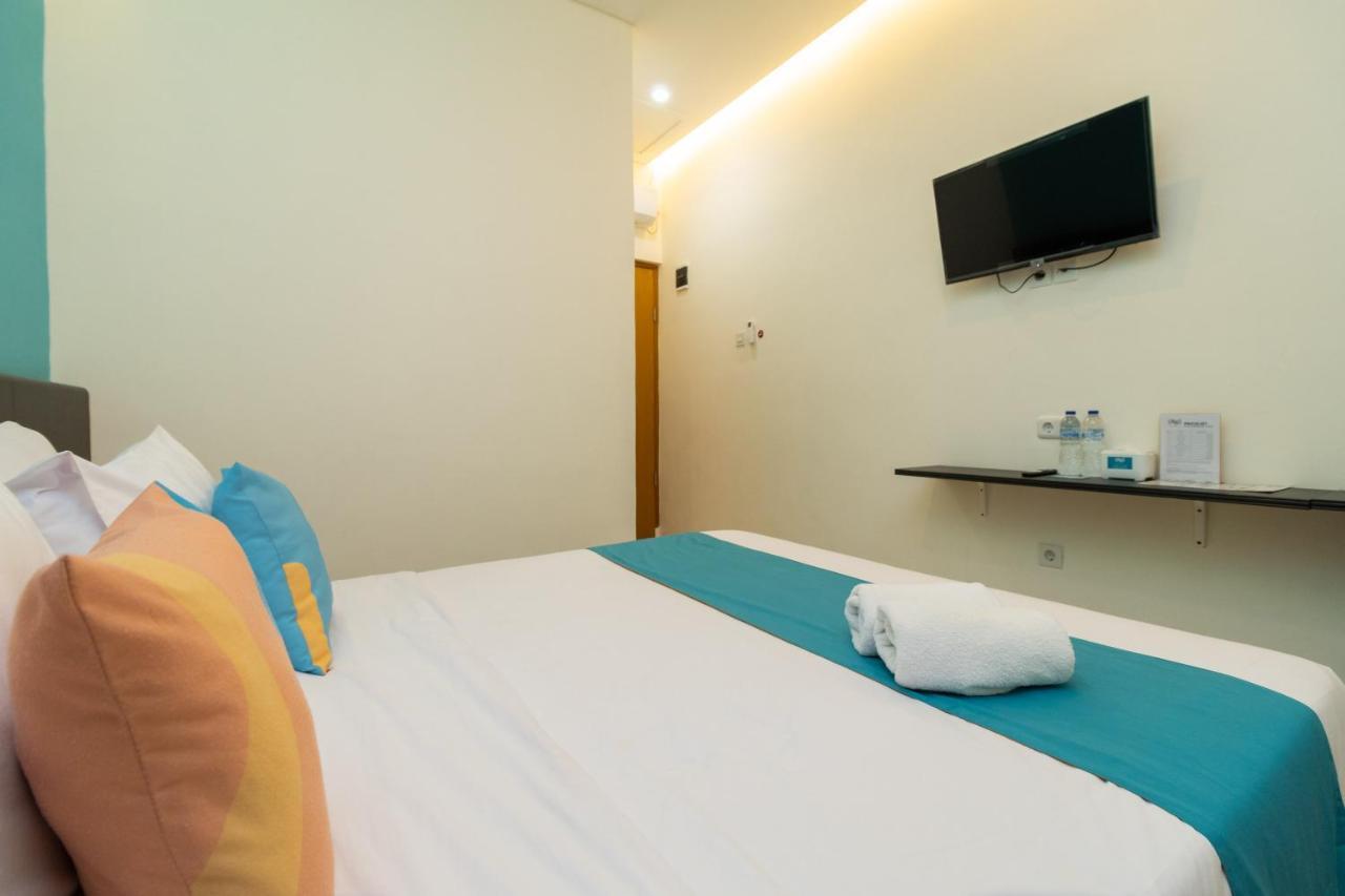 Sans Hotel Suryakencana Bogor Exterior photo