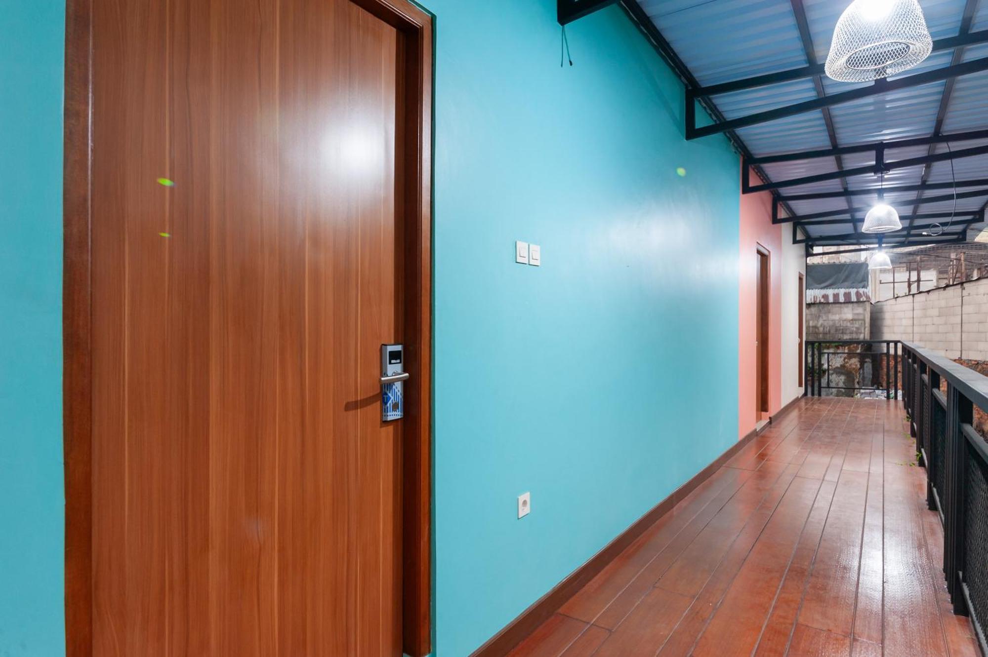 Sans Hotel Suryakencana Bogor Exterior photo
